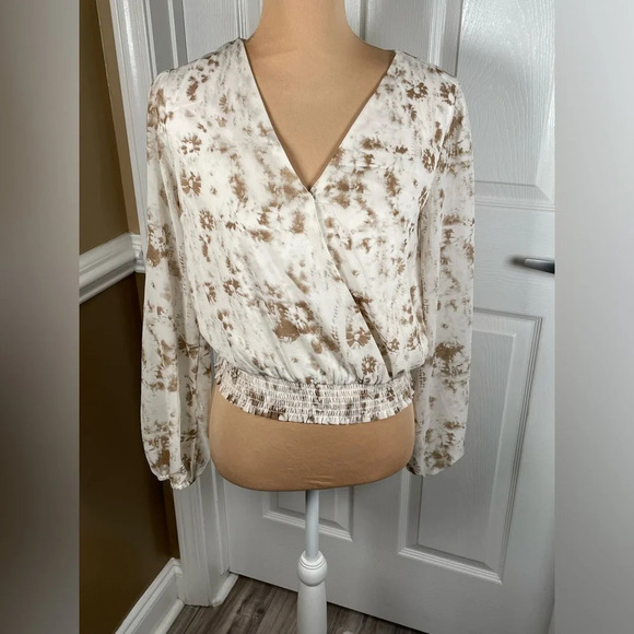 JAPNA LONGSLEEVE WHITE FLORAL TOP SMALL - Picture 5 of 7